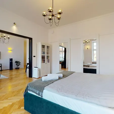 Apartment Big Modern Apart- Market Square- 6 People-view To Town Hall