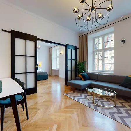 Big Modern Apart- Market Square- 6 People-view To Town Hall Apartment *