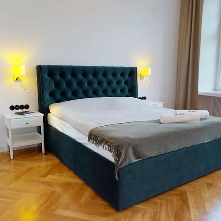 Apartment Big Modern Apart- Market Square- 6 People-view To Town Hall *