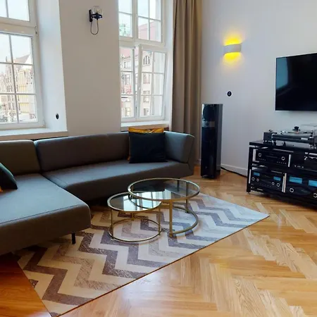 Big Modern Apart- Market Square- 6 People-view To Town Hall Apartment *